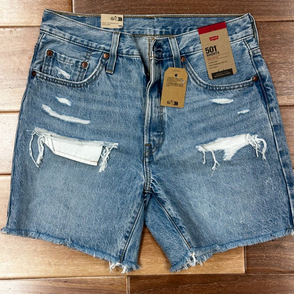 NWT Women's Levi's 501 Shorts, Size 28
